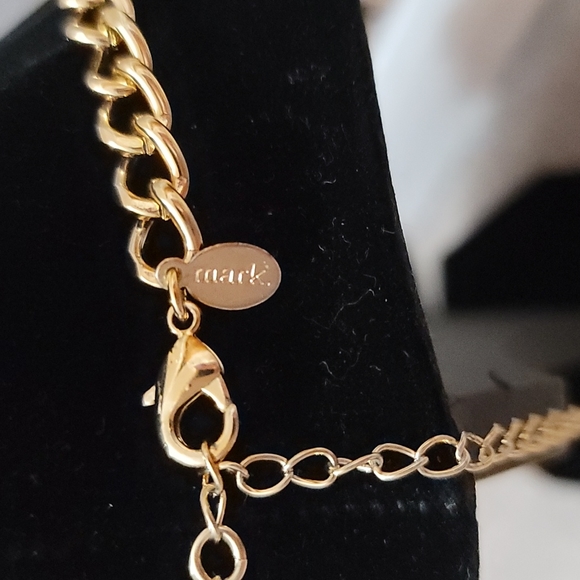 Mark Avon Statement Necklace - Picture 6 of 7